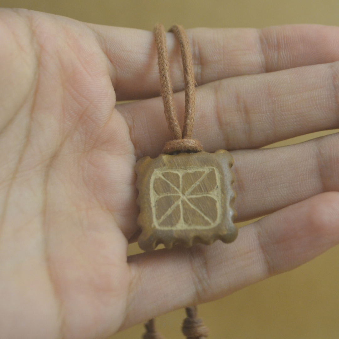 Necklace | Lines & Dots (Flower) | Brown |