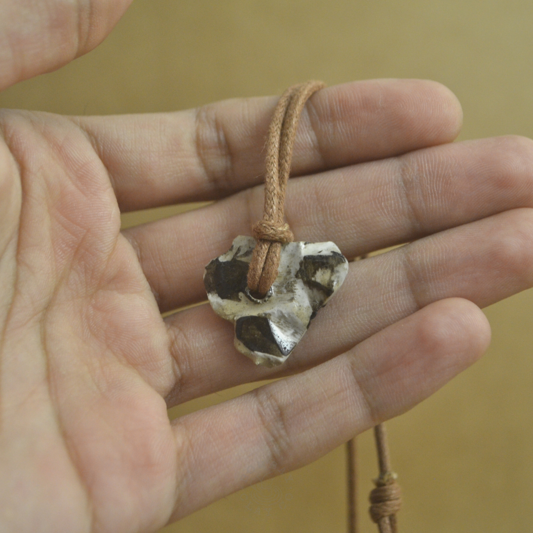 Necklace | Faceted Rock | Brushed | Black |