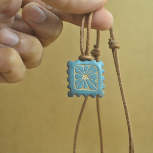 Necklace | Lines & Dots (Flower) | Blue |