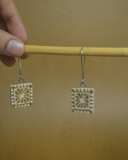 Earrings | Flower Postcard | Brown